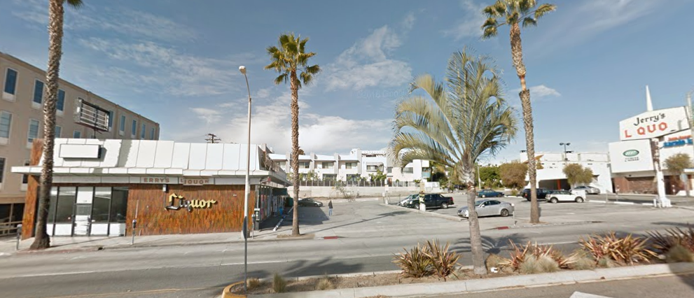 The Jerry's Liquor property sold for $10.5 million to a retail developer after no-growth activists killed plans for an 84-unit mixed-use housing project there. Image via Google Maps.